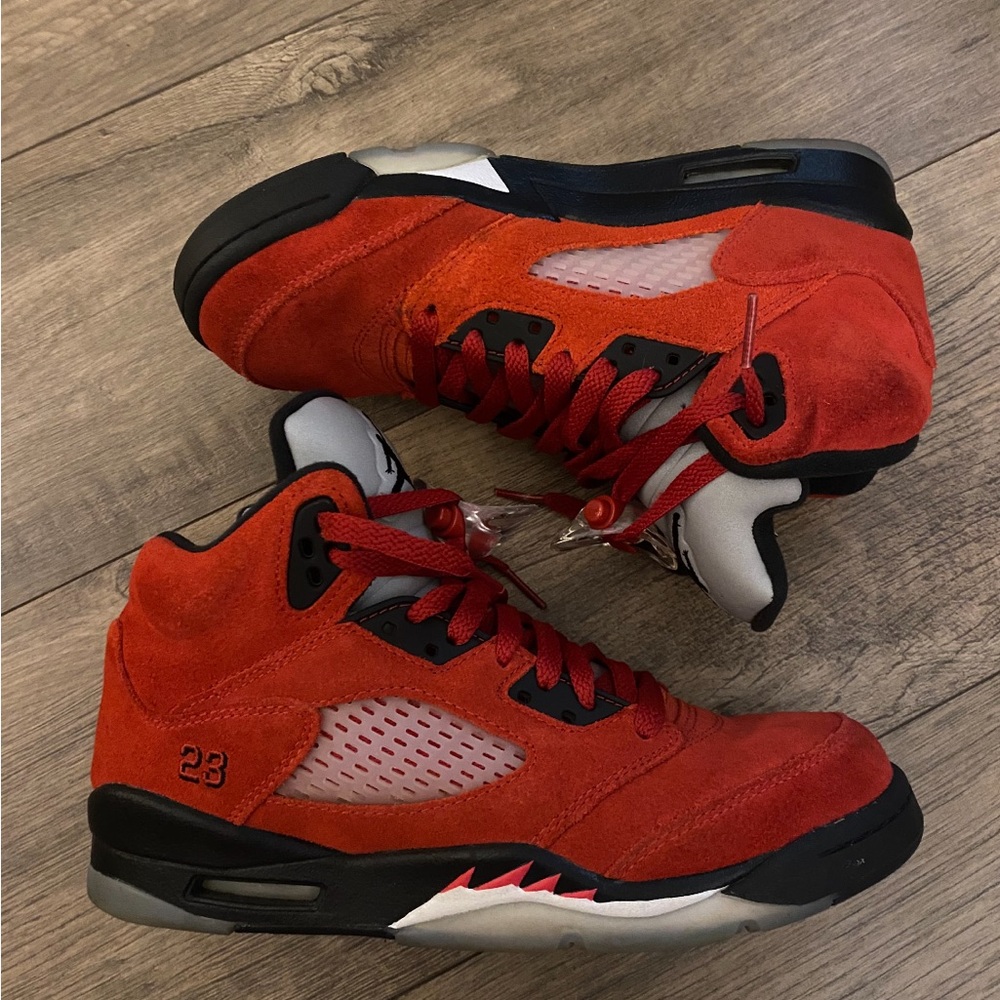 Jordan 5 Retro
Raging Bull Red